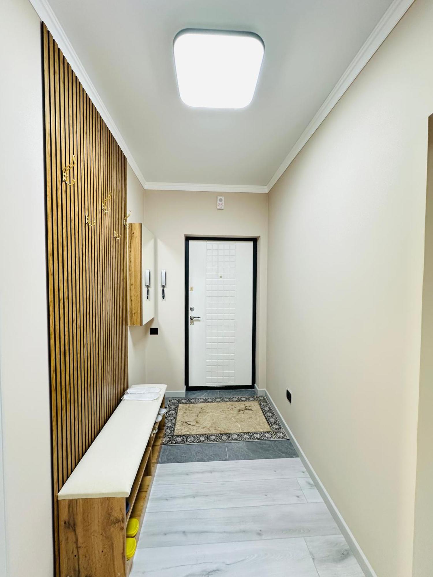Apartment Airport- Golden *